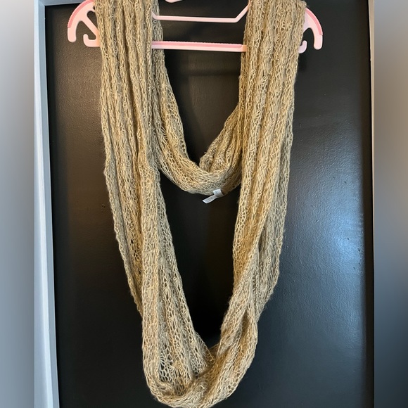 Ladies Infinity Tan with Gold Flex Scarf - Picture 5 of 10
